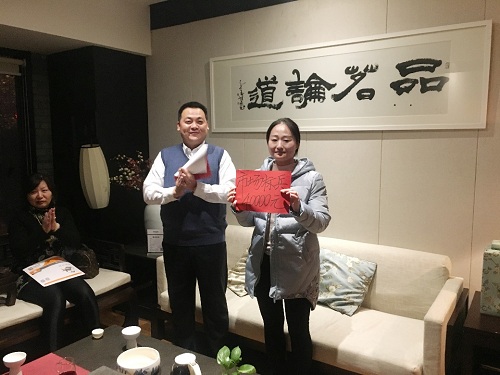 “天上不會(huì)掉餡餅，擼起袖子加油干” ——2017年度TST營銷中心表彰大會(huì)